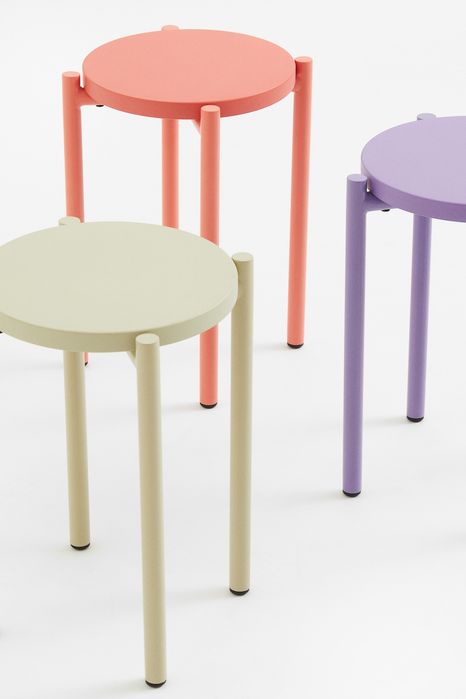 Niebieski taboret nowy nie rozpakowny