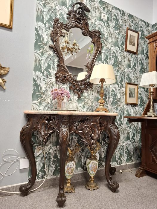 Credência ou consola de entrada.