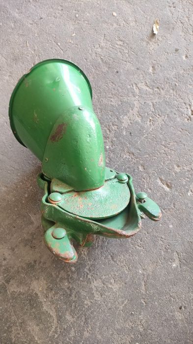 Zabytkowy młynek do zboża