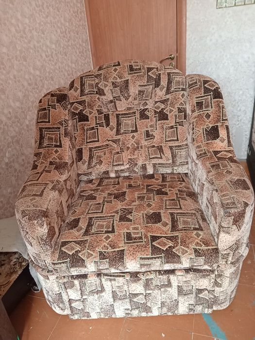 Продаю двомісний диван, який складався з декількох частин