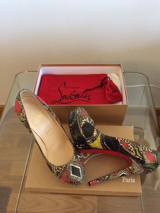 Christian Louboutin edição limitada