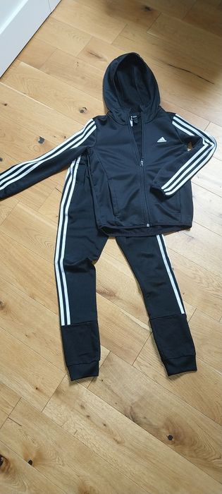 Dres Adidas chłopięcy 140cm