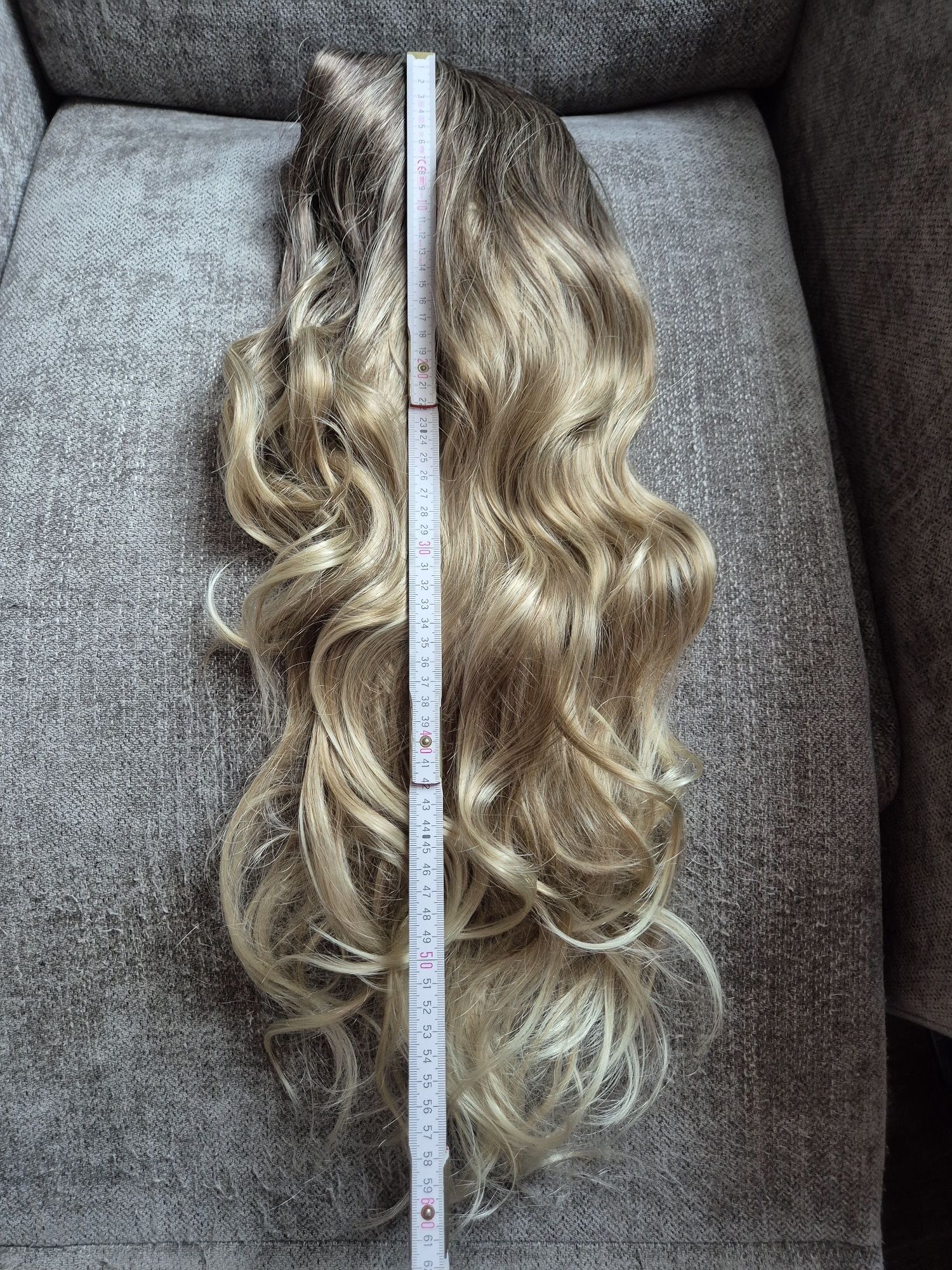 Peruka syntetyczna 60 cm