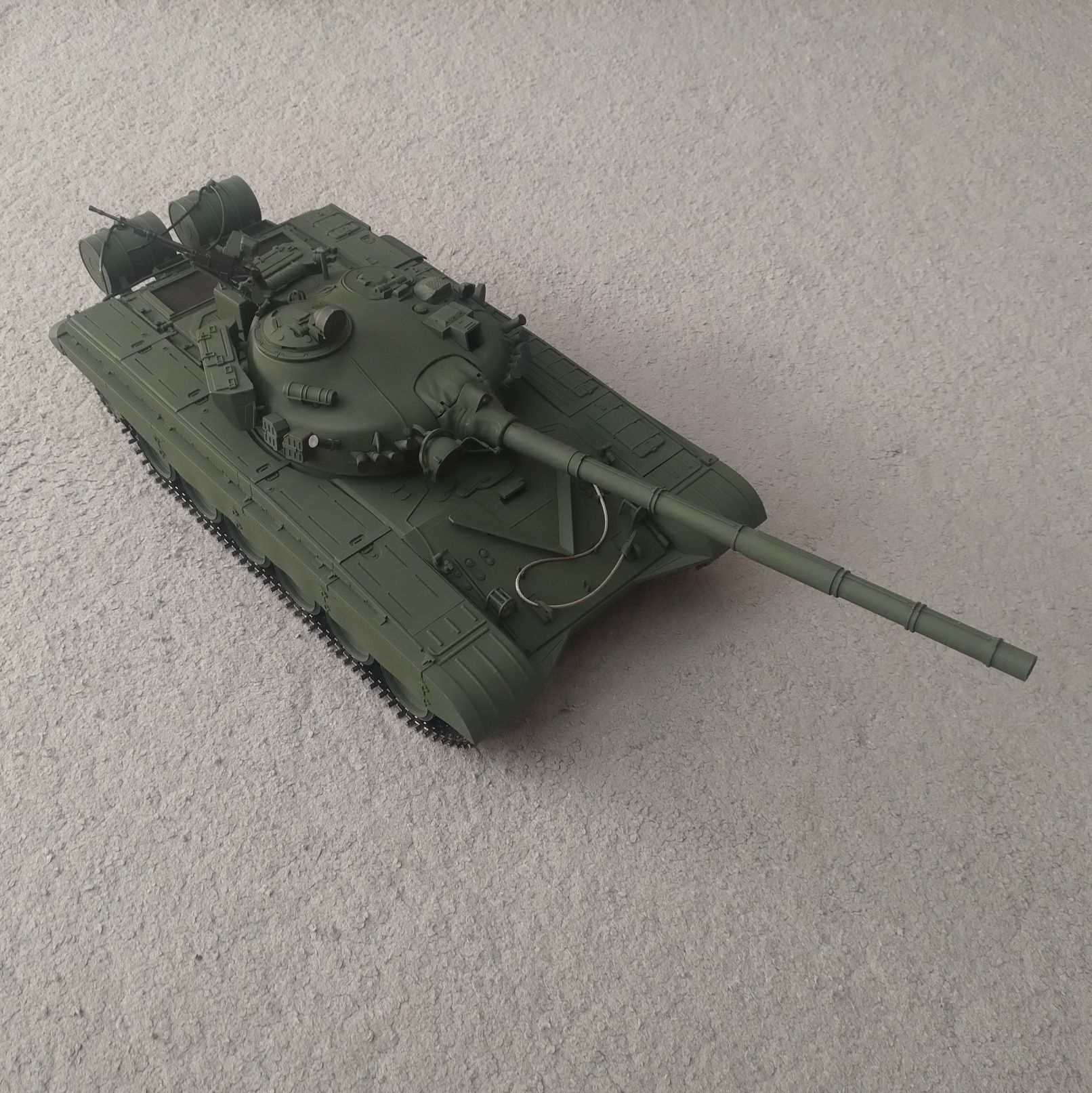 Czołg T-72 RC 1/16 - Deagostini jak Heng Long