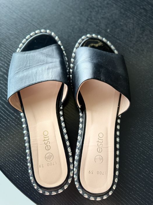 Шльопанці білі/чорна шкіра 38,39