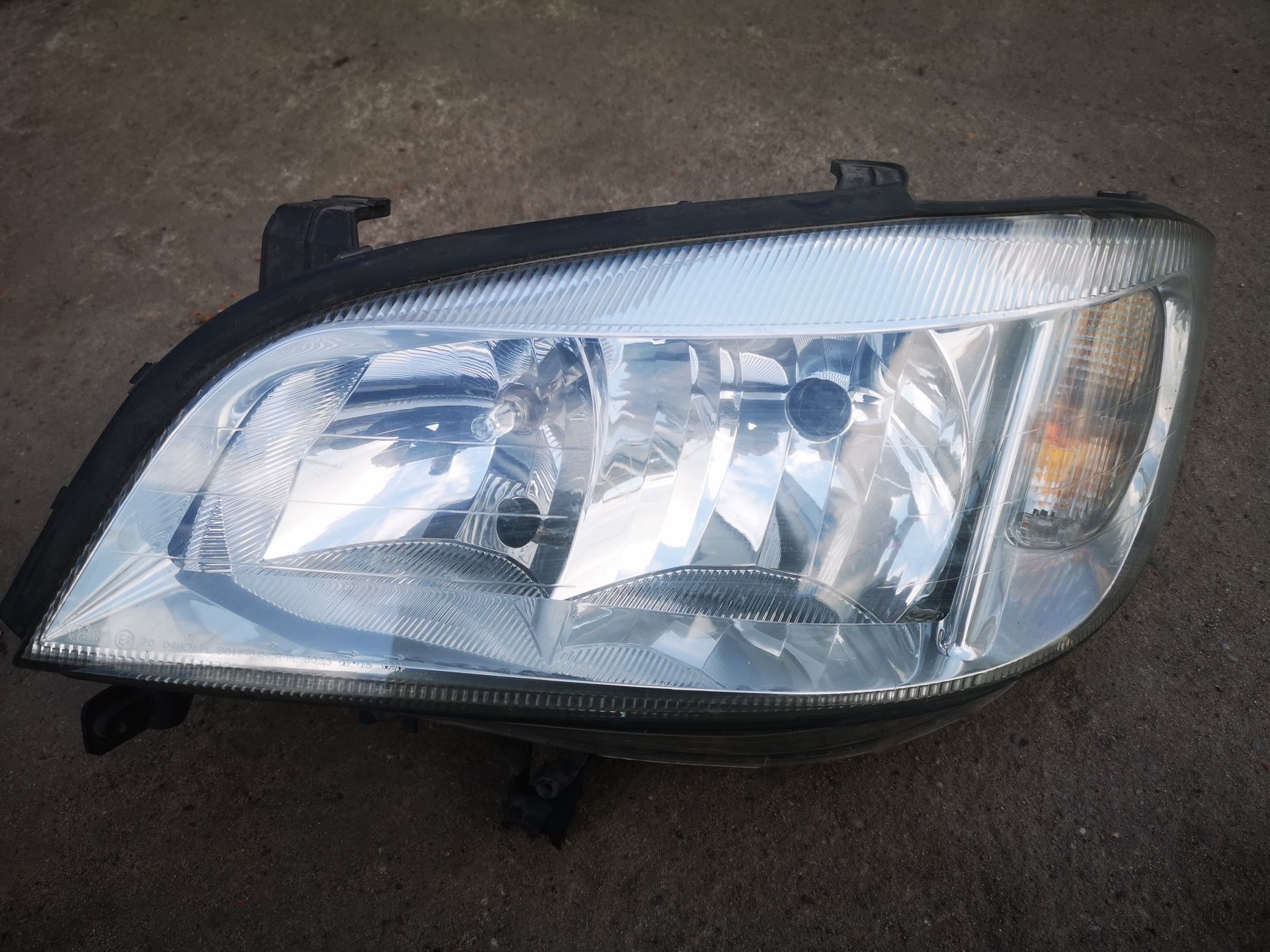 Lampa przednia lewa Opel Zafira A