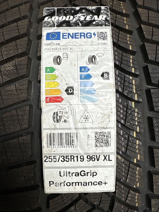 Opona 255/35R19 Goodyear  UltraGrip Performance +