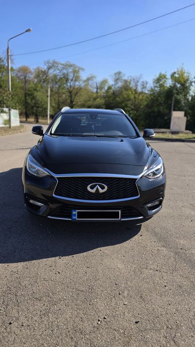 Infiniti  qx30 2017р