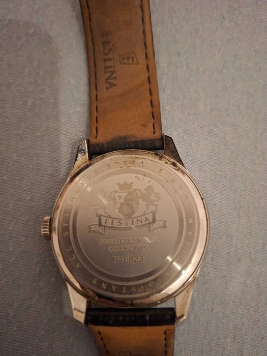 Relogio para homem novo usado uma vez e garantia e de marca