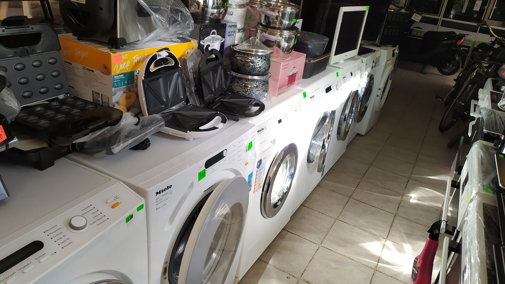 Продаж пральних машин, посудомийних , мікрохвильовок.