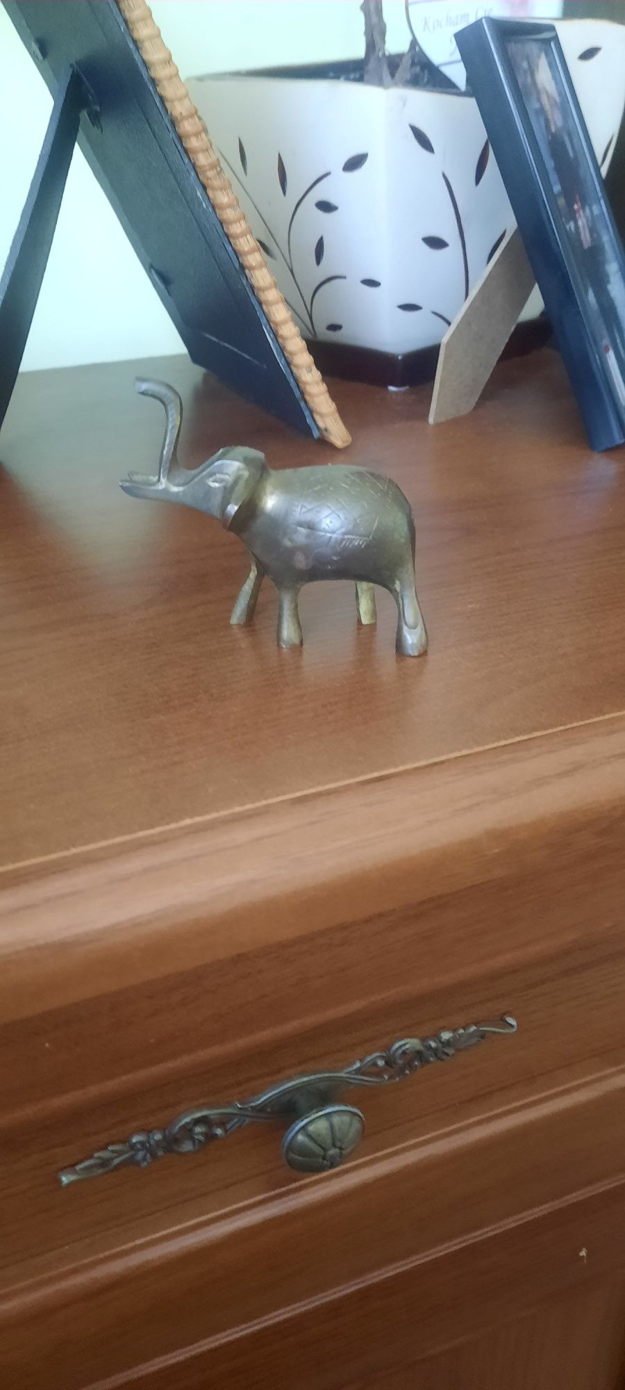 Mała figurka słonia.z indii MOSIĘŻNA