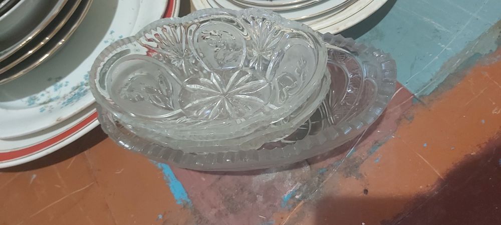 Посуд, тарілки самовивоз