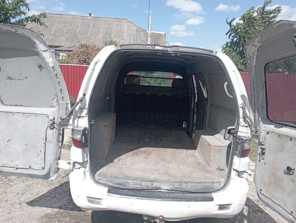 Бус вантажний Hyundai H 1, 2007року