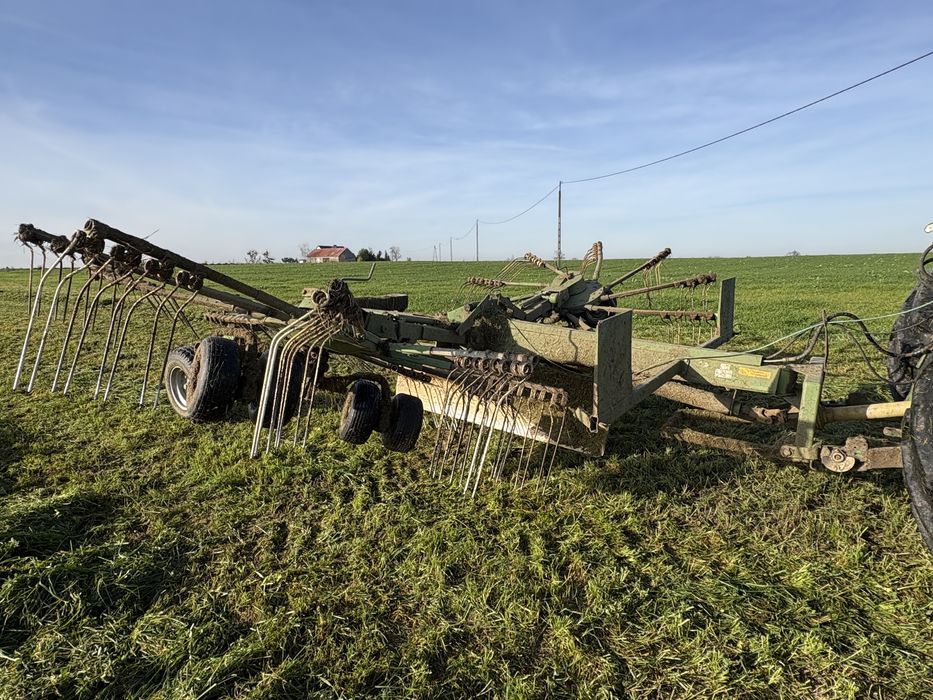Zgrabiarka dwukaruzelowa krone