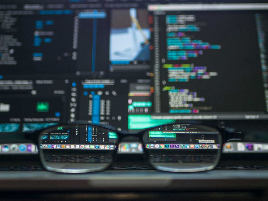 Usługi informatyczne dla domu i firm – szybki serwis, sieci, kopie zap