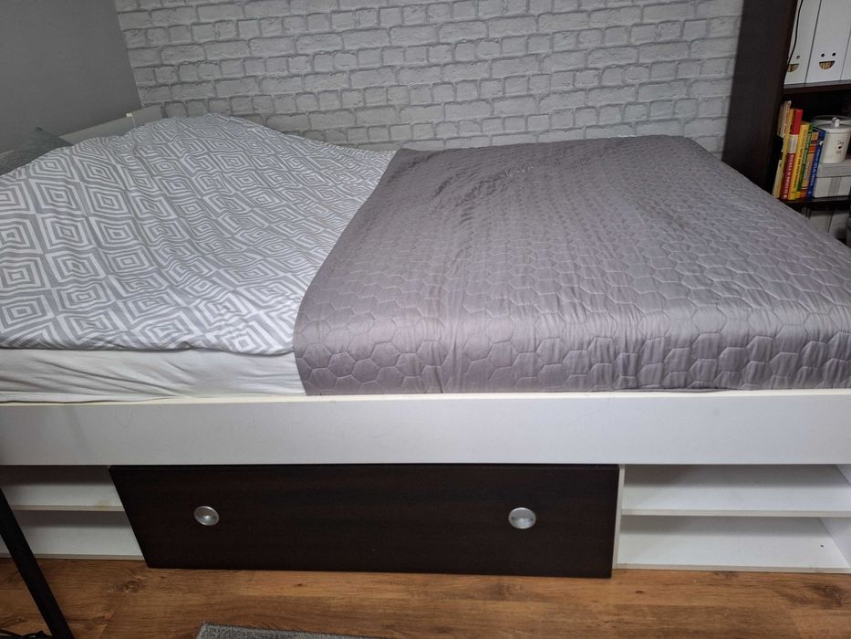 Łóżko z materacem Stefan BLack Red White