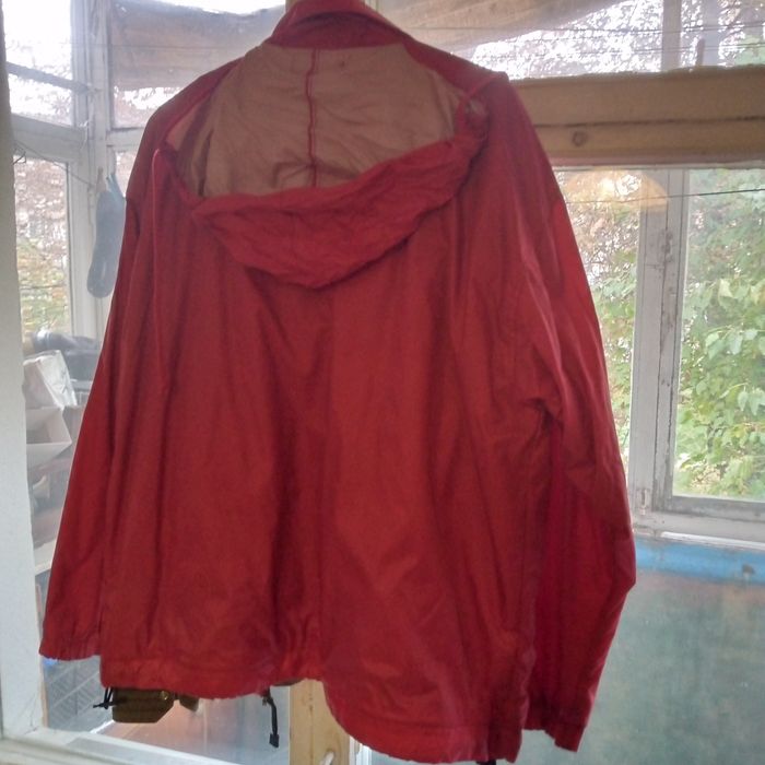 Куртка- ветровка. С капюшоном.мужская