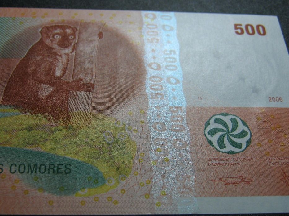 Коморские Острова 500 франков 2006 года UNC
