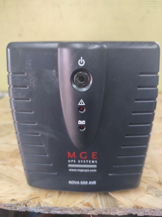 Джерело безперебійного живлення MGE NOVA AVR 600
