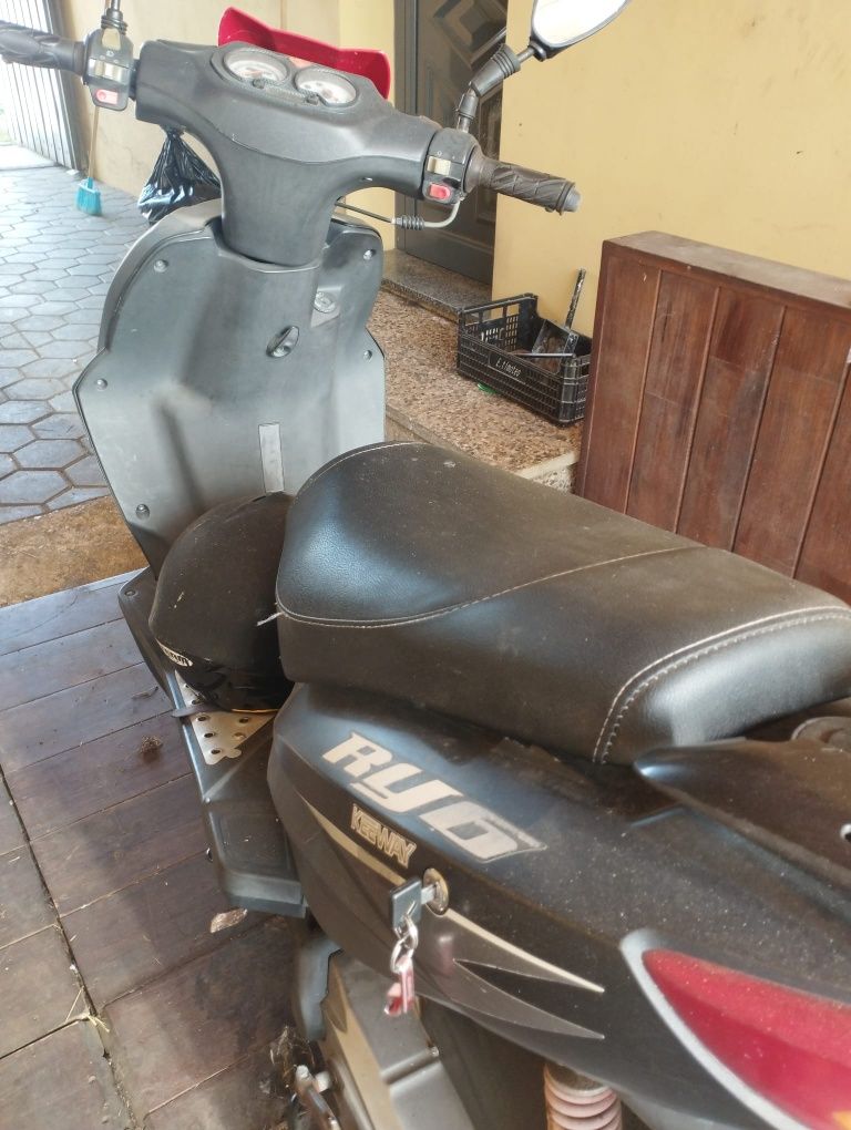 Scooter keeway RY6