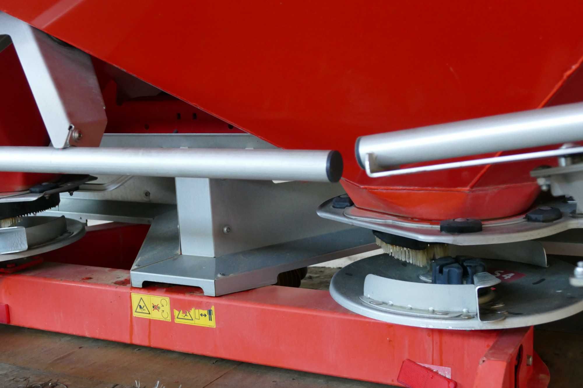 rozsiewacz nawozów kuhn axis 30.1