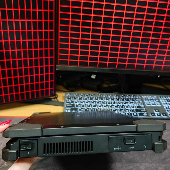 Захищений сенсорний ноутбук Dell 7330 Rugged Extreme i7-1165G7 16/512