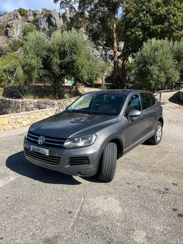 VW Touareg 3.0 TDI muito estimado.