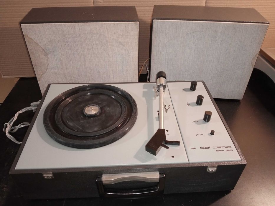 Gramofon z głośnikami walizka  Delphin - Werk Pirna  Niemiecki  DDR