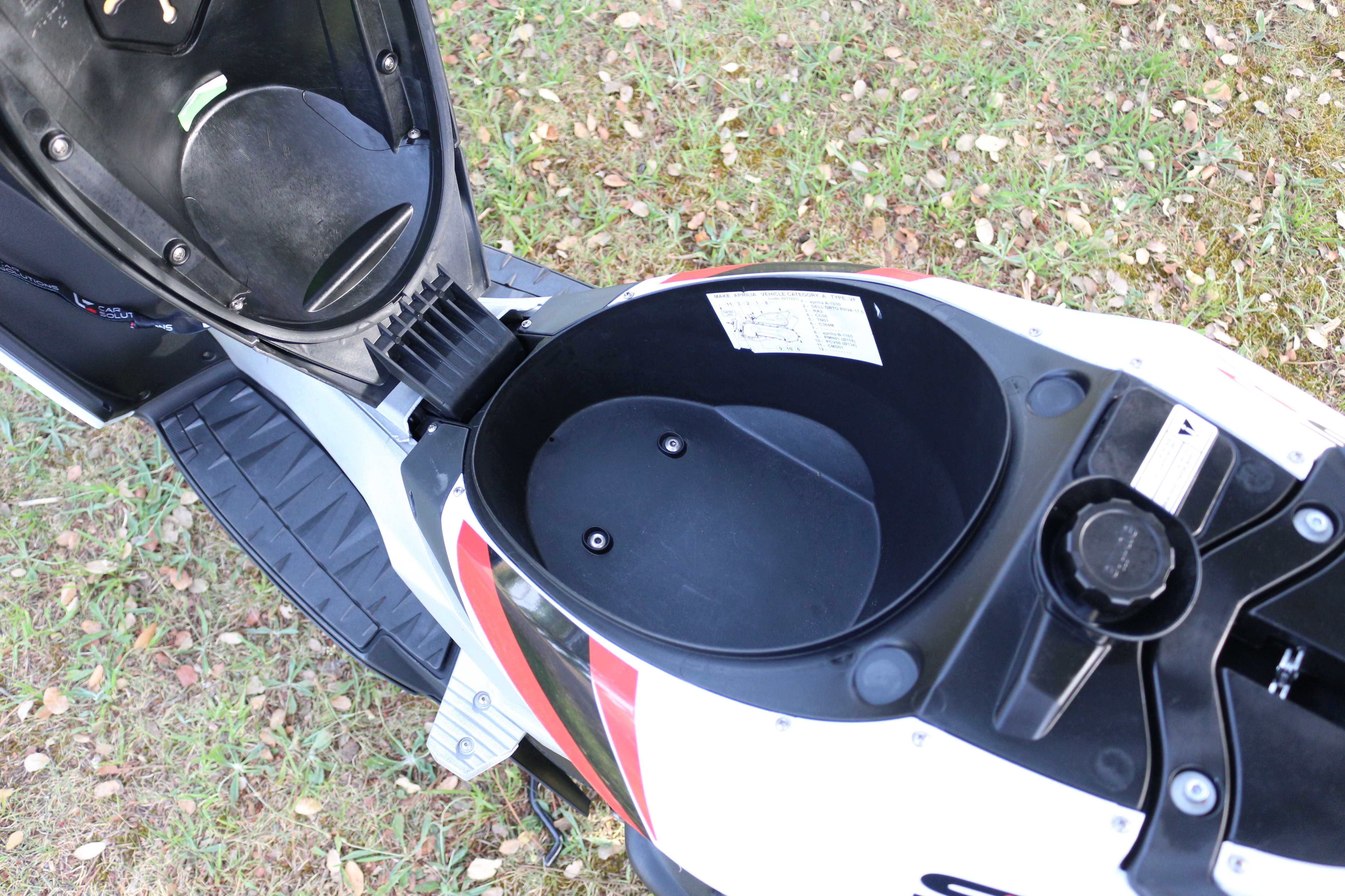 Scooter Aprilia SR 50cc 2 Tempos 3000km 2011