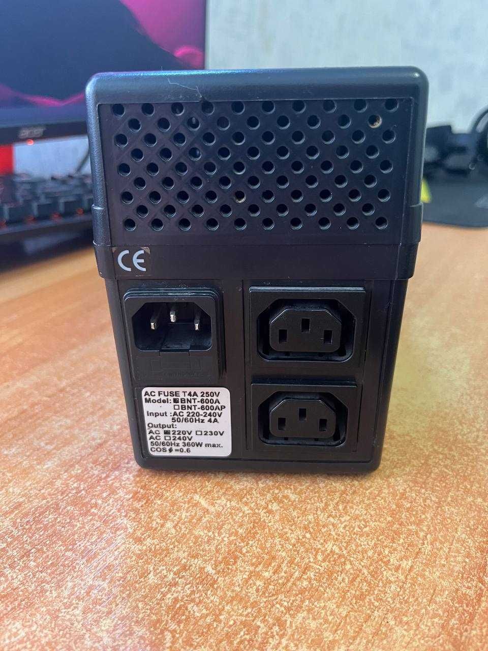 Бесперебойник / ИБП Powercom BNT - 600A IEC Black