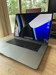 Macbook Pro 15” 2016 Touchbar 16gb/ 512gb/ i7/ Radeon/ cacy stan