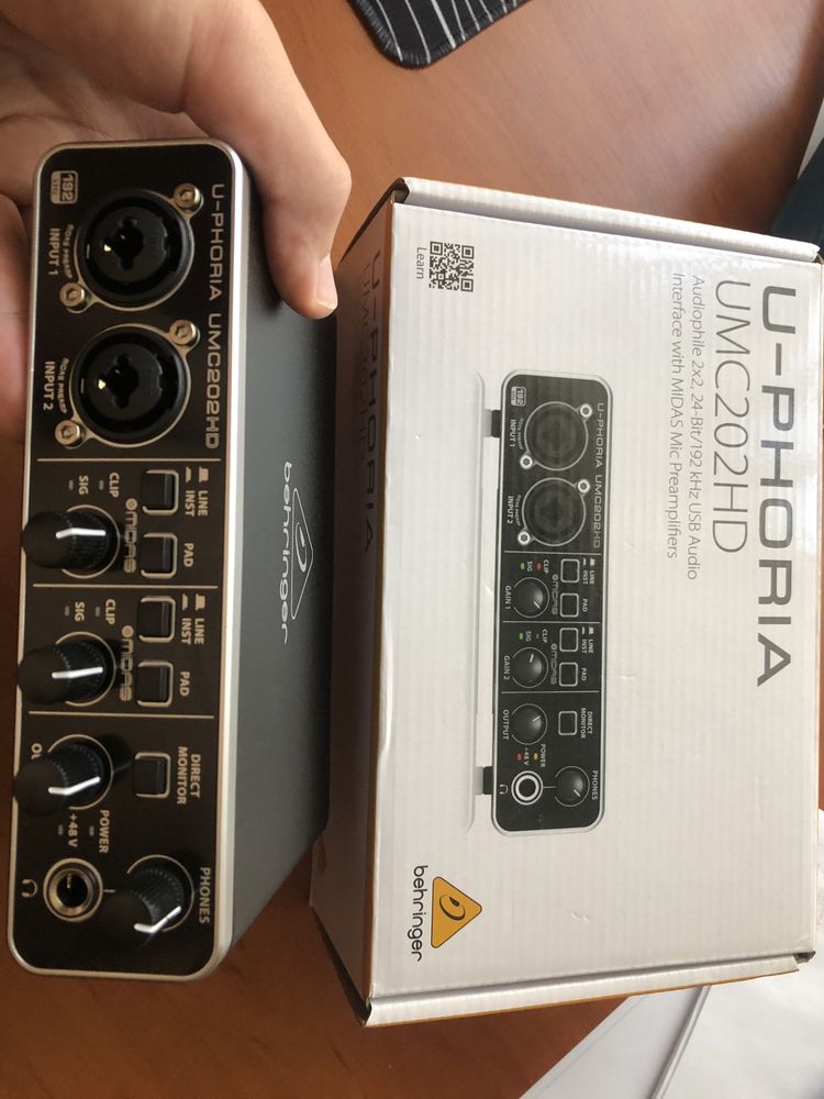 Аудіоінтерфейс Behringer UMC202HD