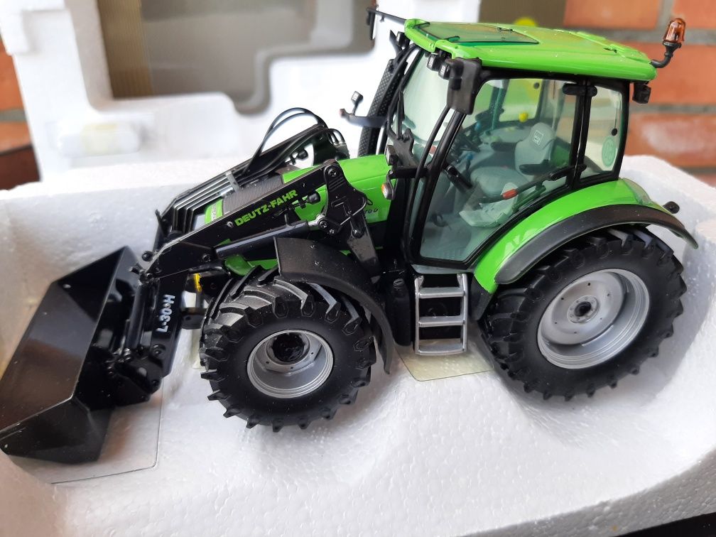 Universal Hobbies Traktor Deutz Fahr K100 Agrotron 1 : 32 / nie Siku