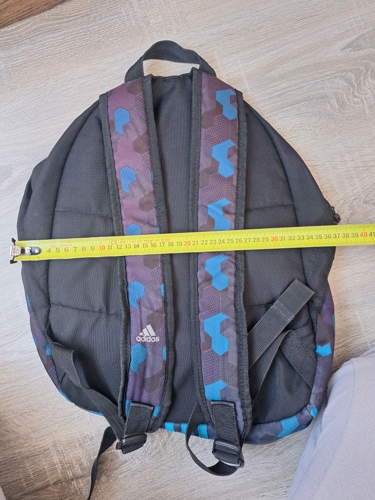 Mochila Adidas, tamanho médio
