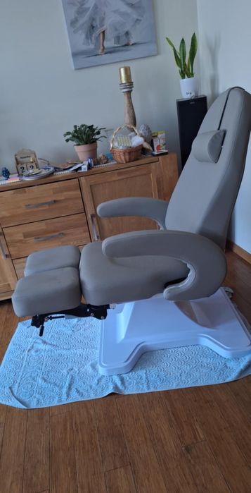Fotel podologiczny pneumatyczny