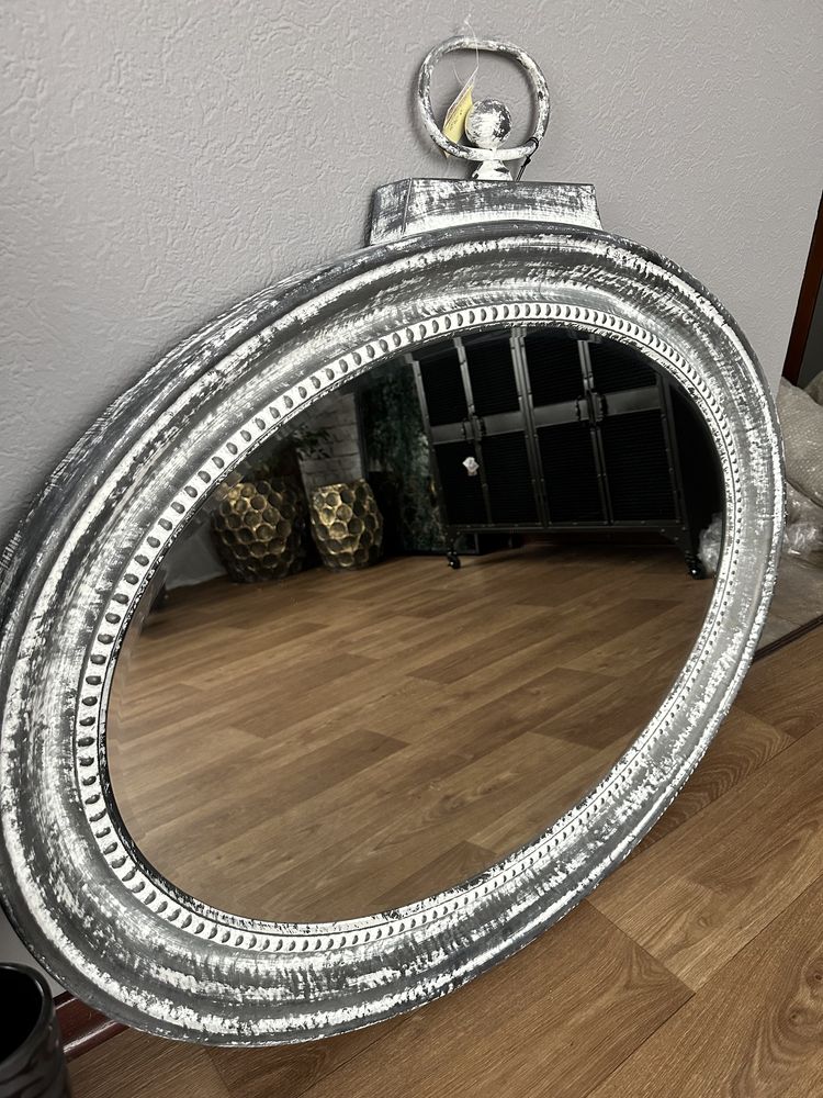 Зеркало  в металлической раме в винтажном стиле