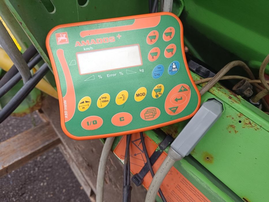 Rozsiewacz nawozów Amazone