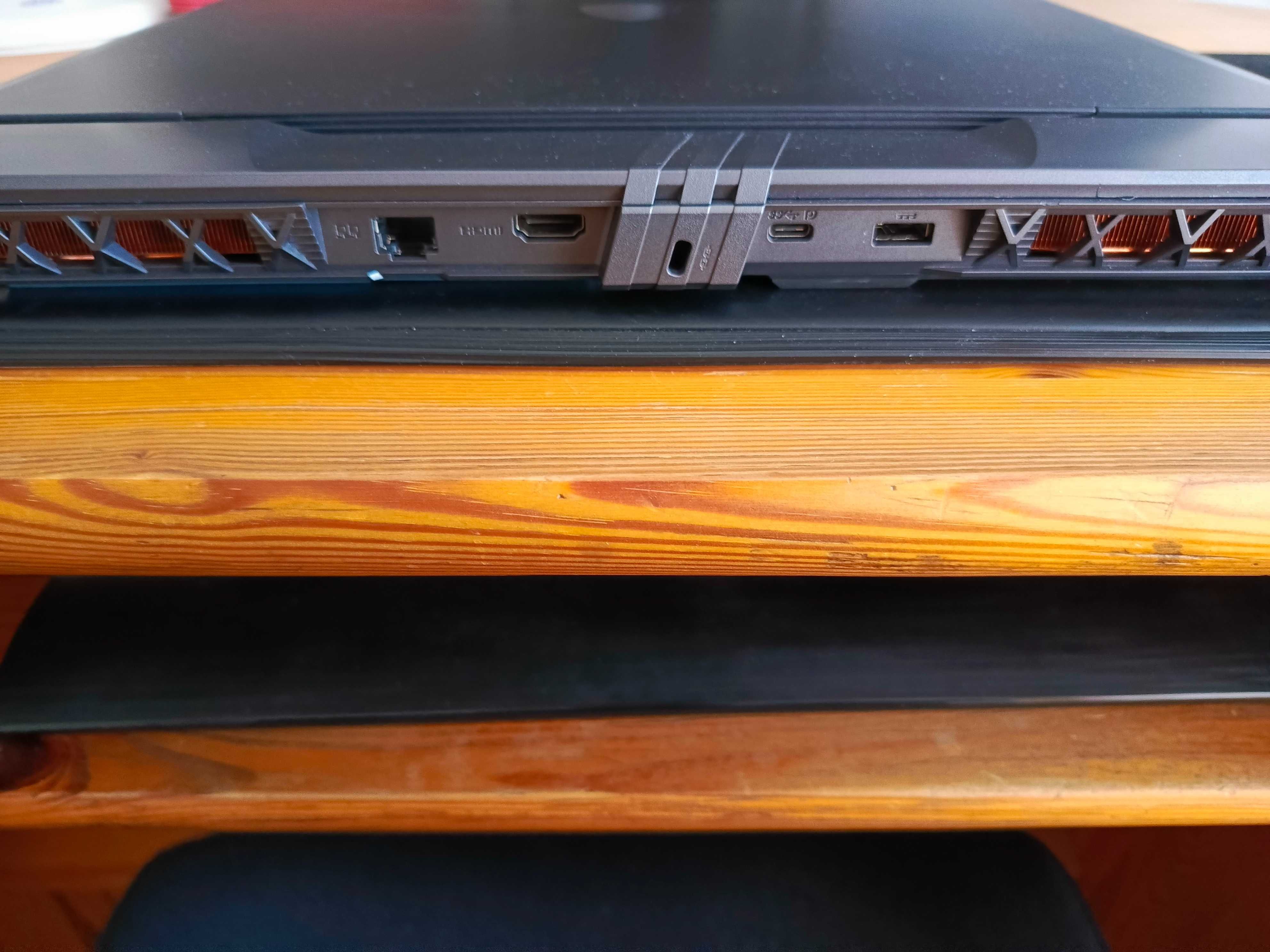Laptop gamingowy MSI Vector 16HX