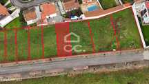 Lote de terreno destinado à construção de moradia, situado em uma loca