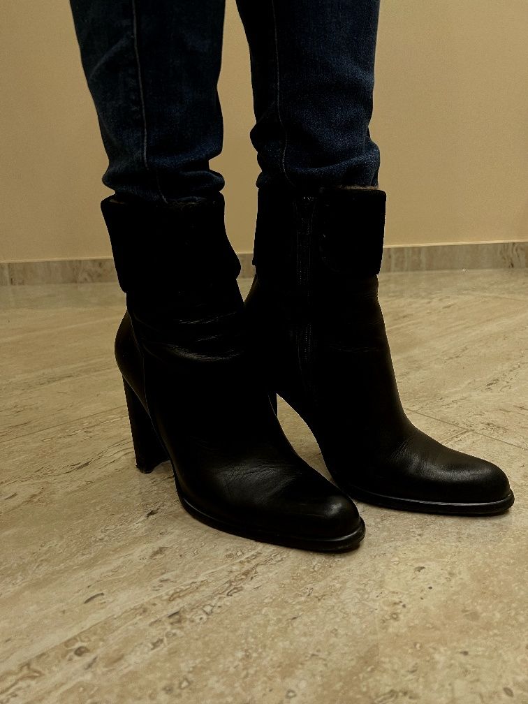 Жіночі зимові черевики Angela Falconi
