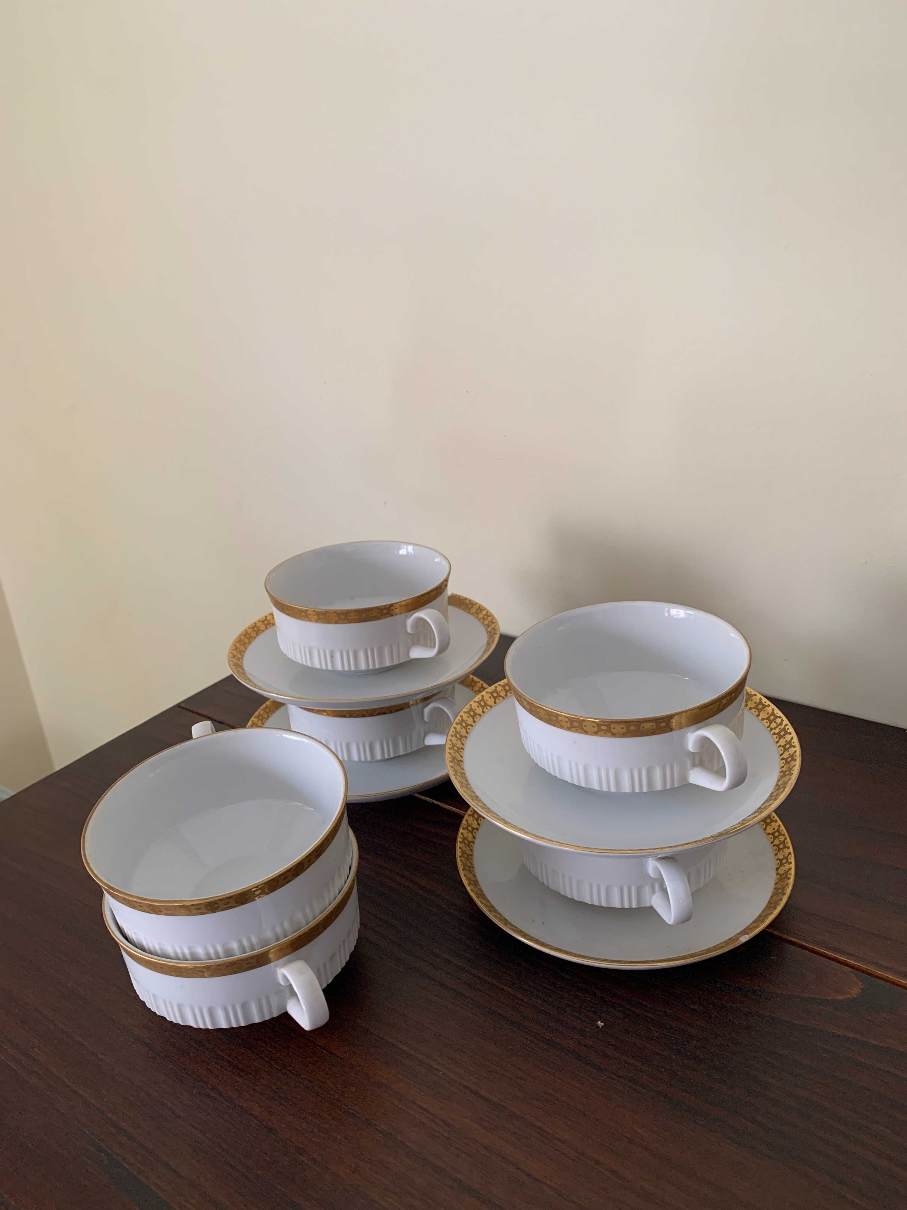Conjunto de 4 chávenas de chá em porcelana Kahla (Alemanha)