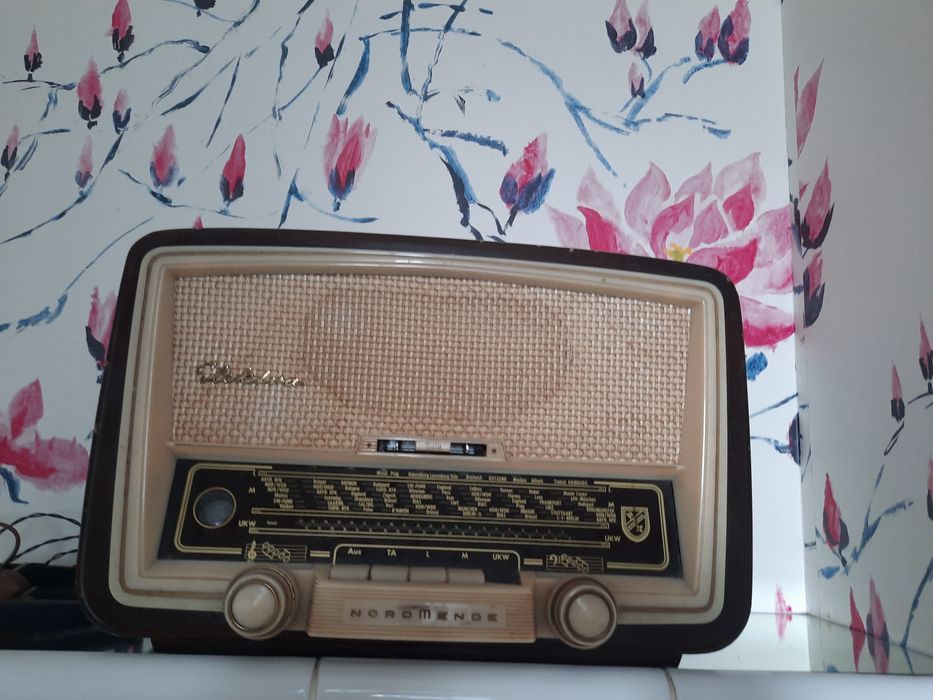 Radio z lat 50-tych Elektra Nordmende retro