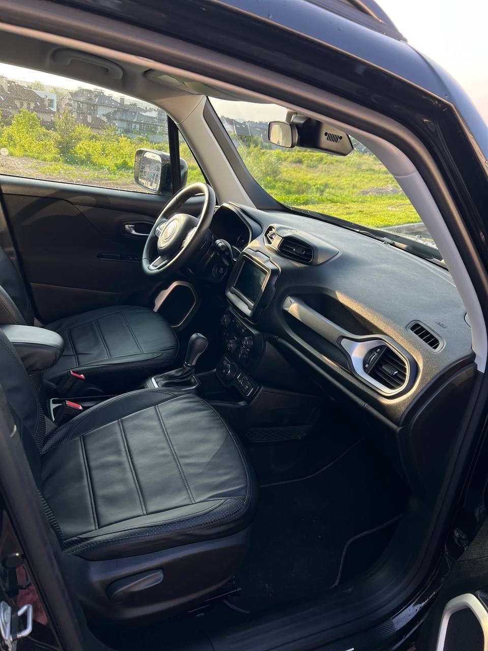 Jeep Renegade 2018 року Latitude 4x4