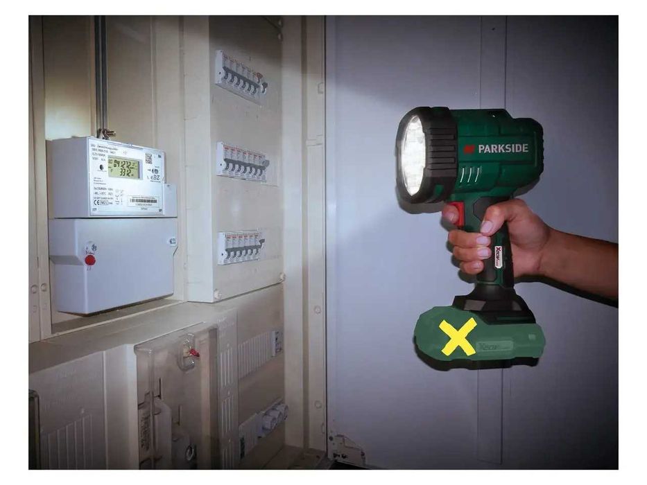 Акумуляторний світлодіодний прожектор Parkside PHLA 20-Li A1 / Ліхтар