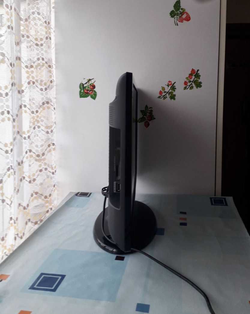 Телевизор Samsung UE-22ES5000W  б/у в отличном состоянии  22"