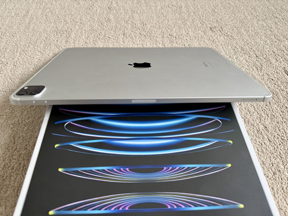 iPad Pro 12,9 (6 geração) Wi-Fi + Cellular