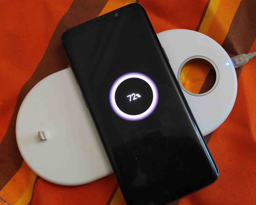 беспроводное зарядное с Германии для iPhone и android samsung и других