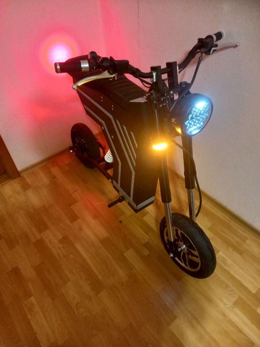 Продам электроскутер 3000w 75 км/ч
