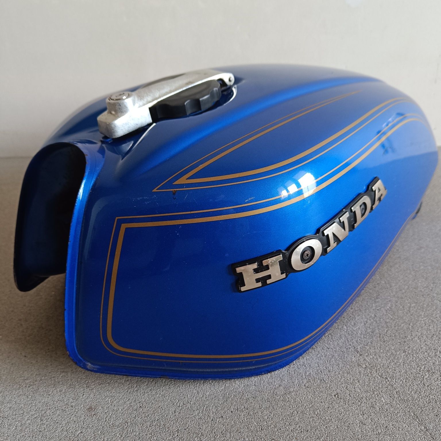 CB750 CB750K RC01 zbiornik paliwa boczki zadupek