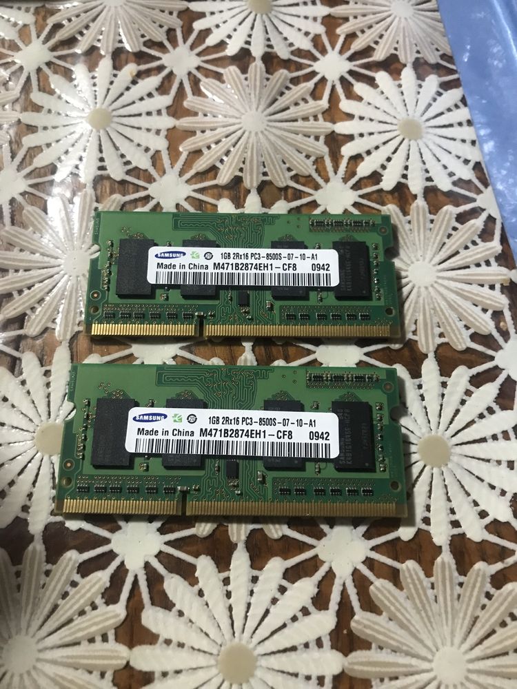 2 планки Оперативная память Hynix 1GB Laptop RAM DDR3